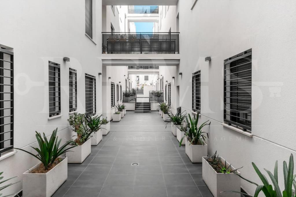 Inviting Apartment In The Center By Rems Málaga Buitenkant foto